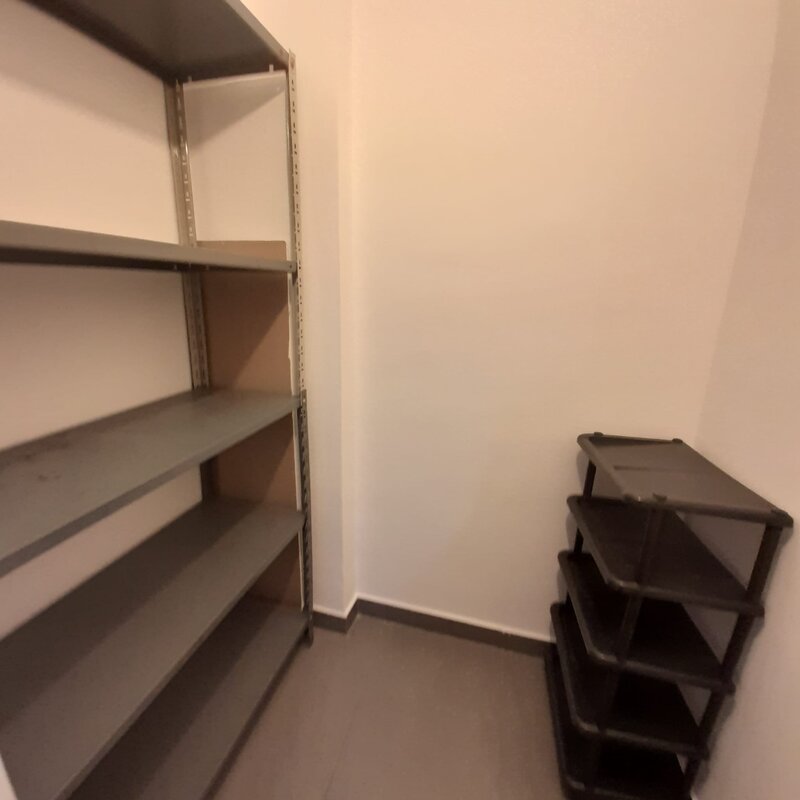 Unirii, Bd., Nerva Traian, chiar pe bulevard.